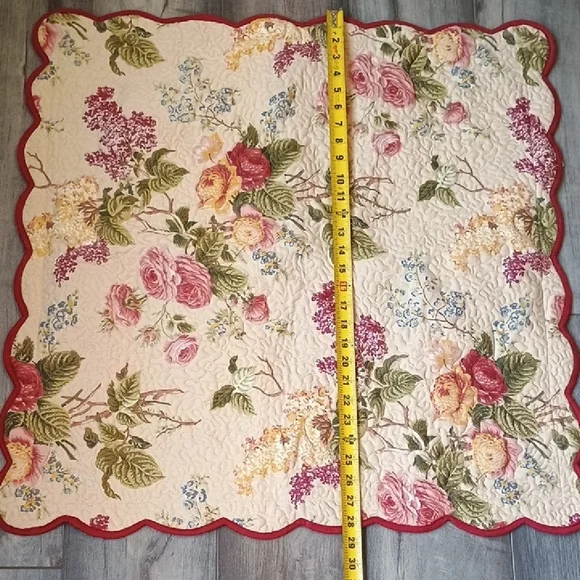 Floral Scalloped Pillow Shams - Picture 5 of 6